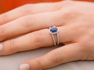 Engagement ring trends for 2025: a significant shift towards bold and personalized